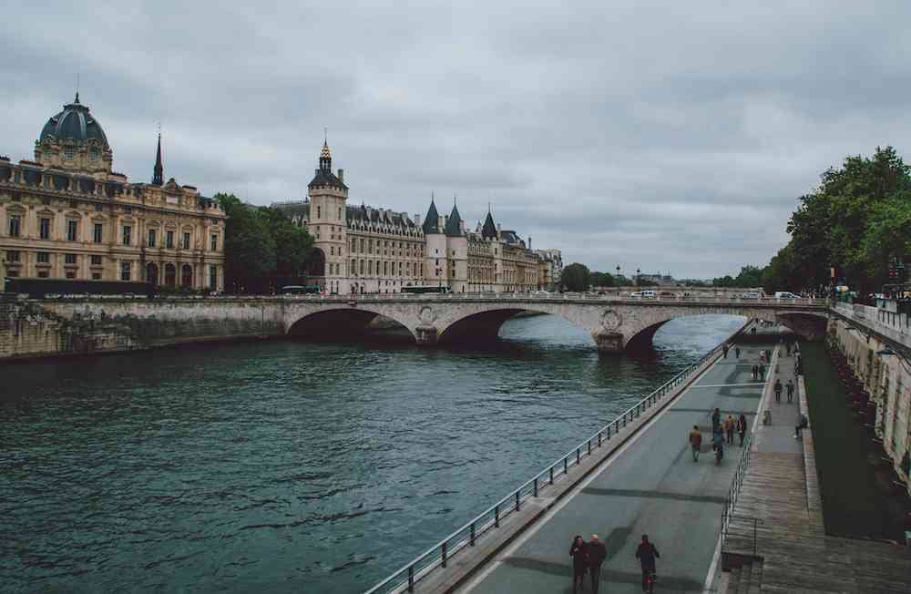 Walks along the Seine