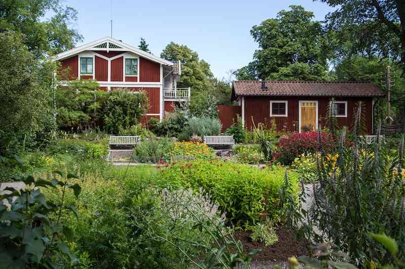 swedish-red-houses