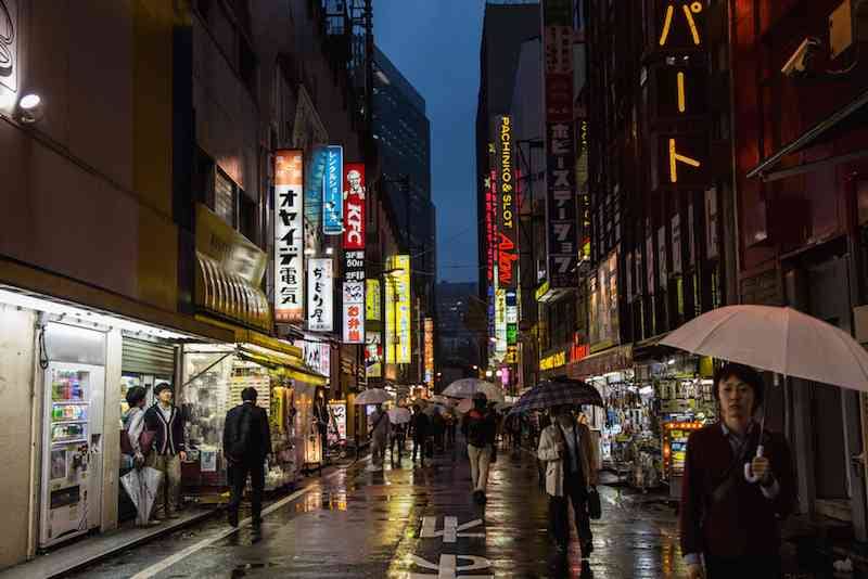 Chuo Dori rain