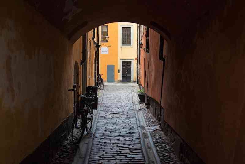 gamla-stan-tunnel