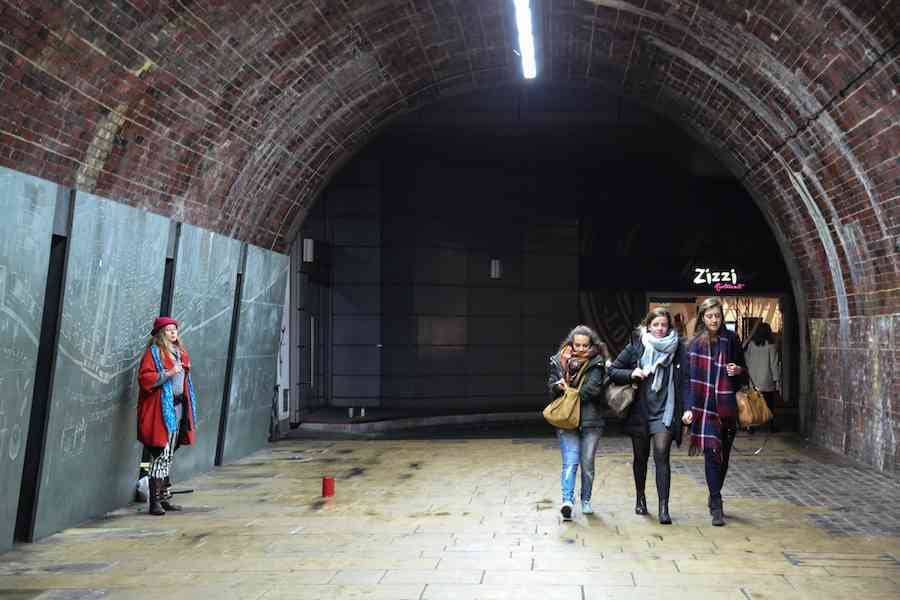 Tunnel singer in London at night