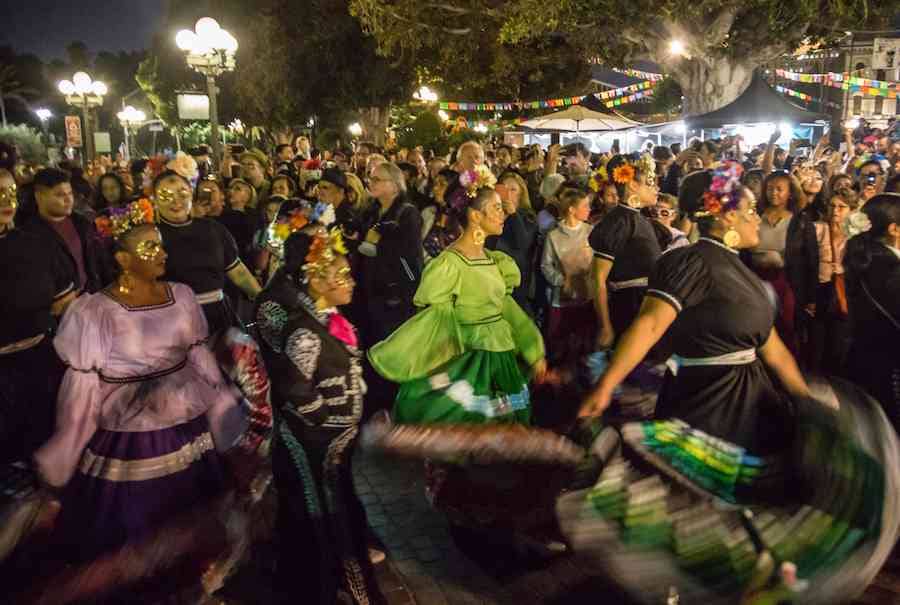 Day of the Dead dancers